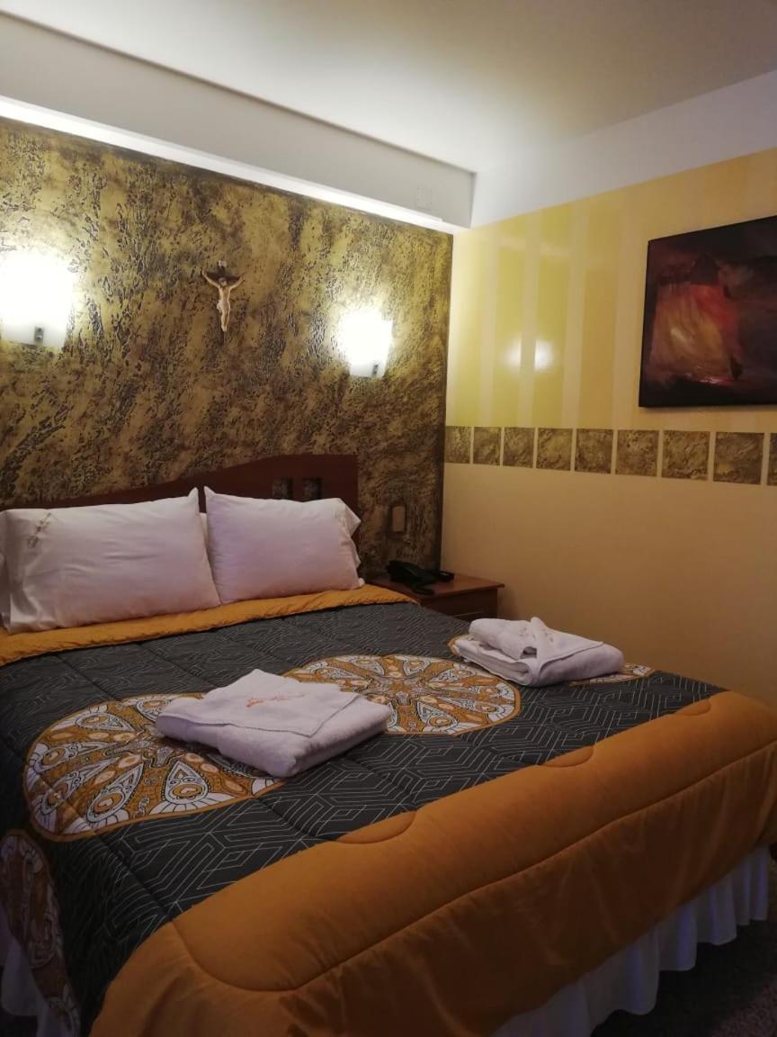 Hotel "Virgen Del Socavon" Oruro Esterno foto